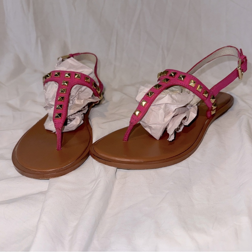 EUC Michael Kors leather studded fuchsia flat sandals